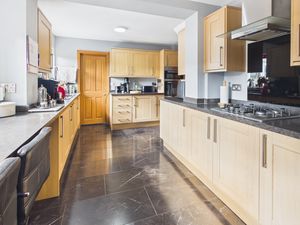 Kitchen- click for photo gallery